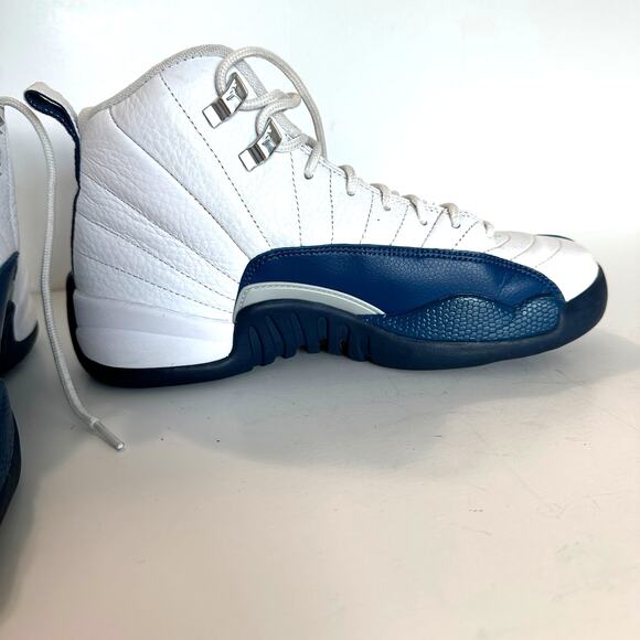 Nike Air Jordan 12 Retro BG White French Blue Metallic Silver Size 6Y - Picture 4 of 13